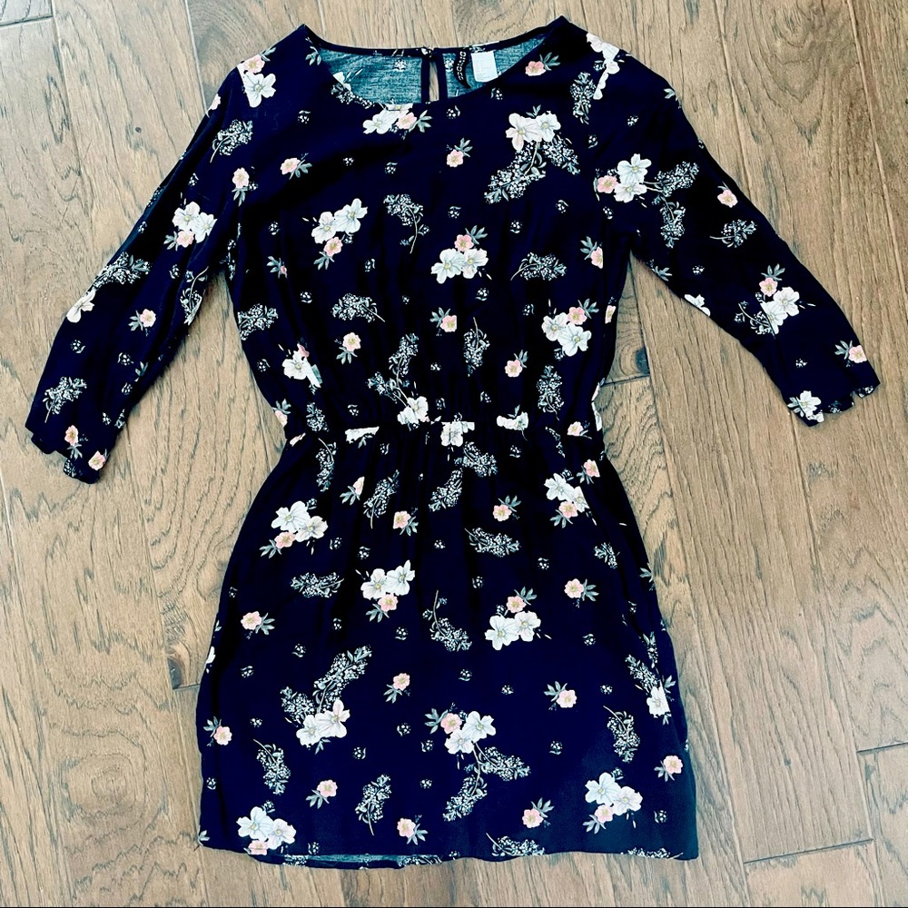 DIVIDED by H&M Black Floral Tunic Dress | 3/4 Sleeve Size 4 |
